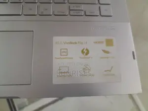 New Laptop Asus VivoBook E12 E203NAH 8GB Intel Core I5 SSD 512GB