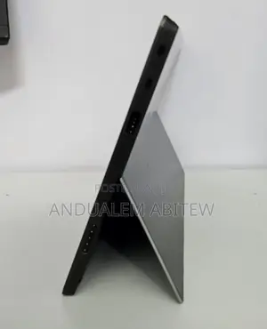 New Laptop Microsoft Surface 2GB Intel Pentium SSD 32GB
