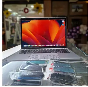 Photo - New Laptop Apple MacBook Pro M1 8GB Apple M1 Pro SSD 256GB