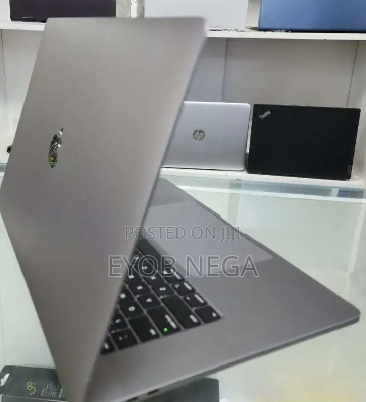 New Laptop Apple MacBook Pro 2017 32GB Intel Core I7 SSD 512GB