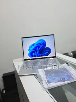 New Laptop HP Spectre X360 8GB Intel Core i5 SSD 512GB