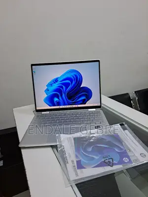 New Laptop HP Spectre X360 8GB Intel Core i5 SSD 512GB