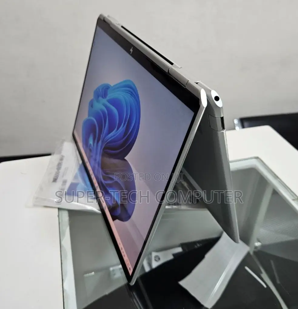 New Laptop HP Spectre X360 8GB Intel Core I5 SSD 512GB