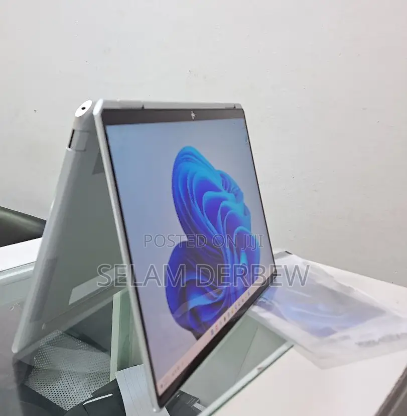 New Laptop HP Spectre X360 8GB Intel Core I5 SSD 512GB