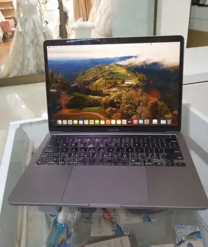 Photo - New Laptop Apple MacBook Pro 2020 16GB Intel Core I7 SSD 512GB