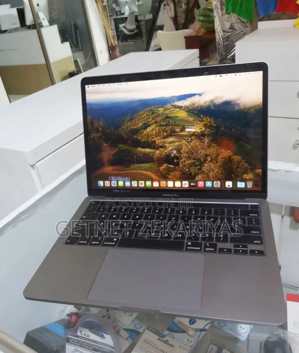 New Laptop Apple MacBook Pro 2020 16GB Intel Core I7 SSD 512GB