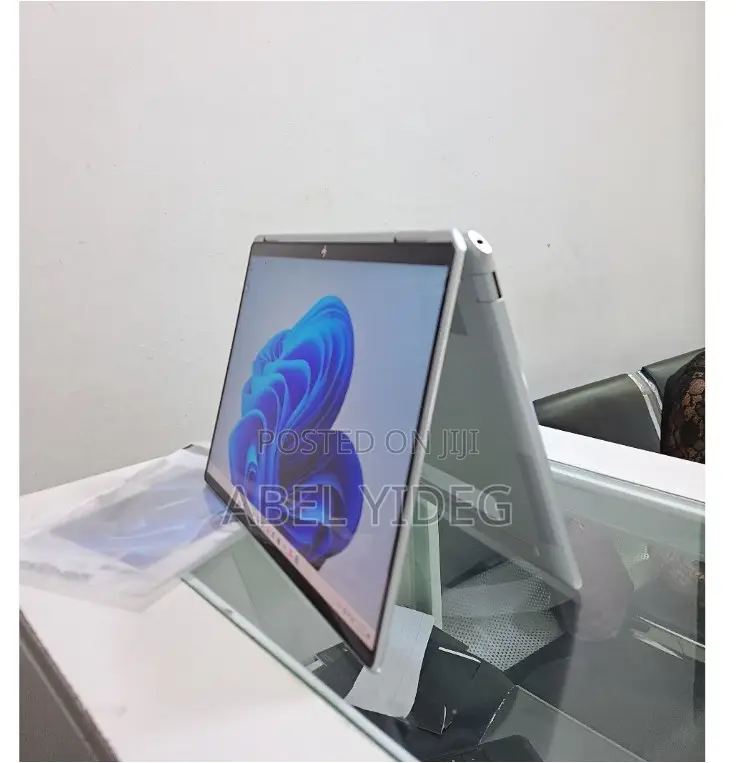 New Laptop HP Spectre X360 8GB Intel Core I5 SSD 512GB