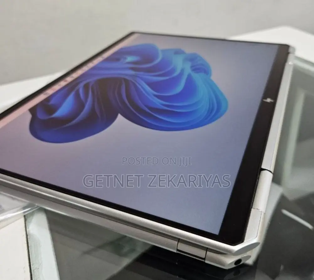 New Laptop HP Spectre 8GB Intel Core I5 SSD 512GB