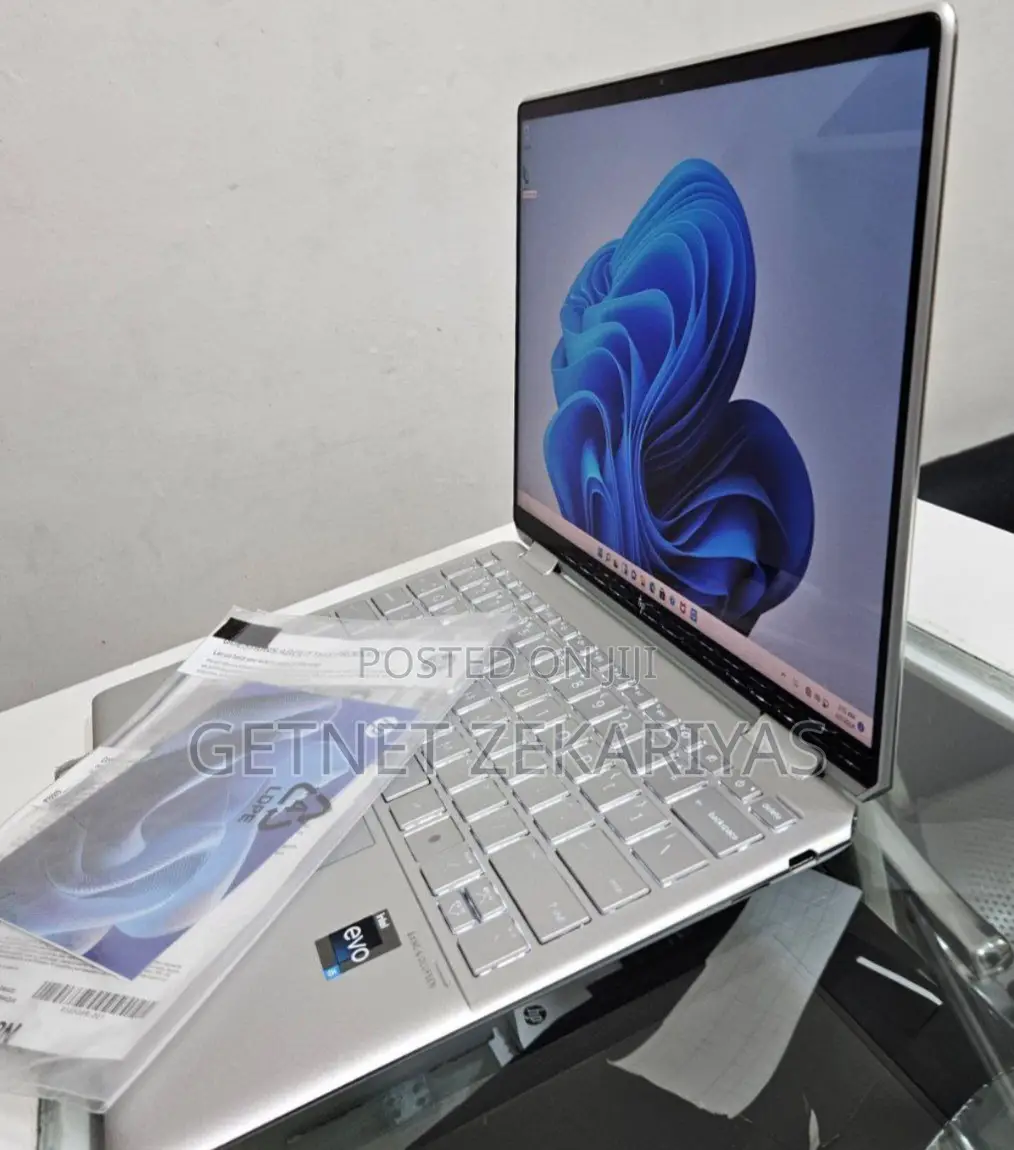 New Laptop HP Spectre 8GB Intel Core I5 SSD 512GB