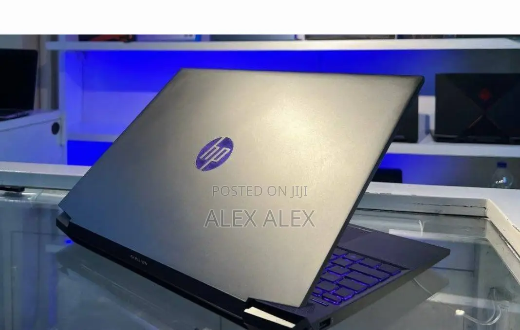 New Laptop HP Pavilion 15 8GB AMD Ryzen 5 SSD 1T