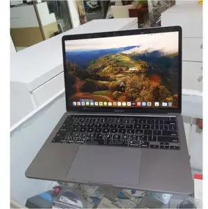 New Laptop Apple MacBook Pro 2020 16GB Intel Core I7 SSD 512GB
