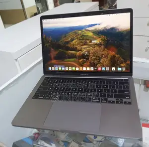 Photo - New Laptop Apple MacBook 2020 16GB Intel Core I7 SSD 512GB