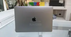 New Laptop Apple MacBook 2020 16GB Intel Core I7 SSD 512GB