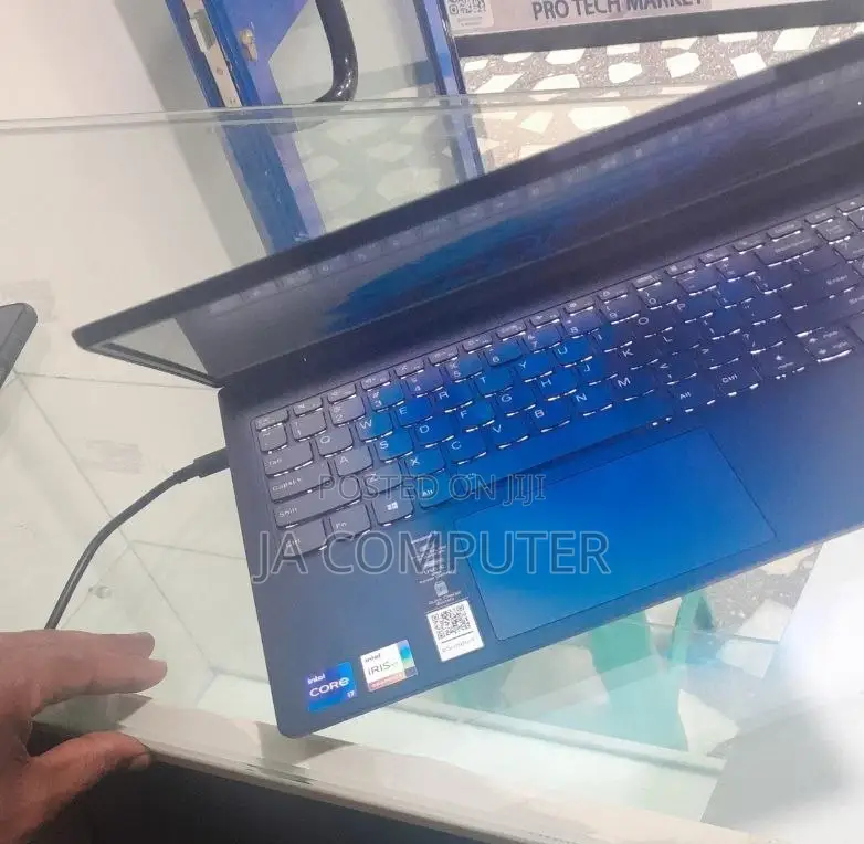 New Laptop Lenovo IdeaPad Flex 15 12GB Intel Core I7 SSD 512GB