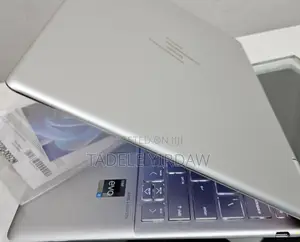 Photo - New Laptop HP Spectre 8GB Intel Core I5 SSD 512GB