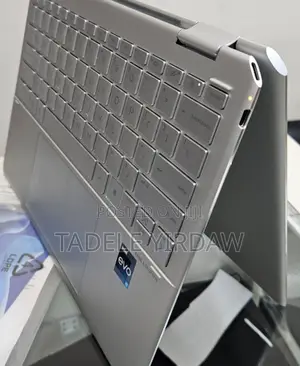 New Laptop HP Spectre 8GB Intel Core I5 SSD 512GB