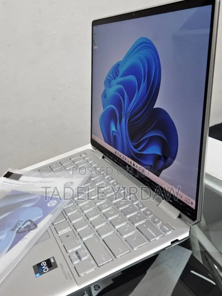 New Laptop HP Spectre 8GB Intel Core I5 SSD 512GB