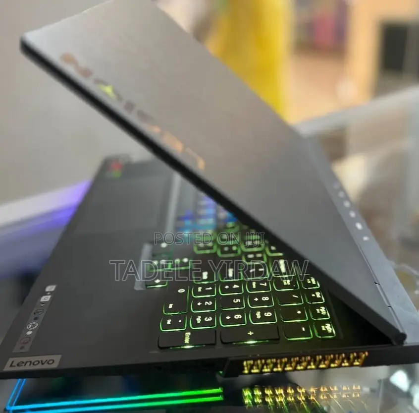 New Laptop Lenovo Legion 7 32GB AMD Ryzen 9 SSD 1T