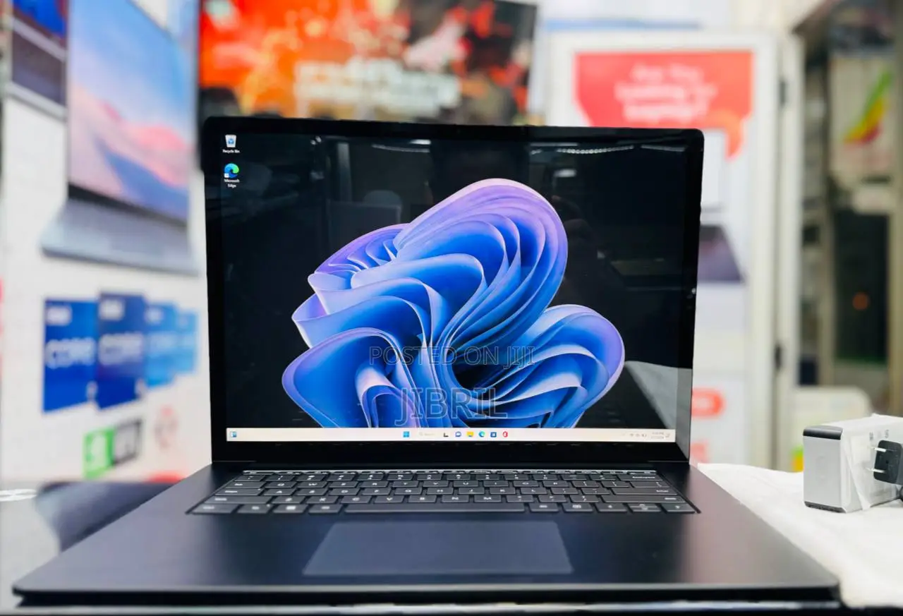 New Laptop Microsoft Surface Laptop 5 16GB Intel Core I7 SSD 256GB