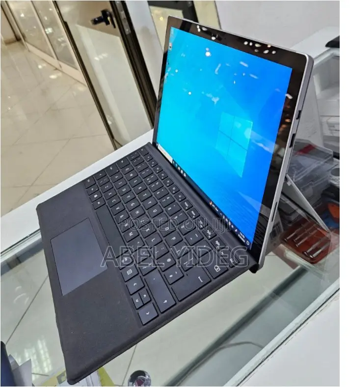 New Laptop Microsoft Surface Pro 4 8GB Intel Core I5 SSD 256GB