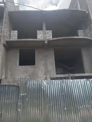 7bdrm House in Akaky Kaliti for sale