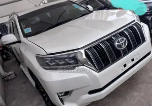 Photo - Toyota Land Cruiser Prado 2017 White