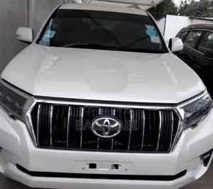Toyota Land Cruiser Prado 2017 White