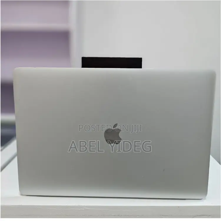New Laptop Apple MacBook Pro 2017 16GB Intel Core I7 SSD 256GB