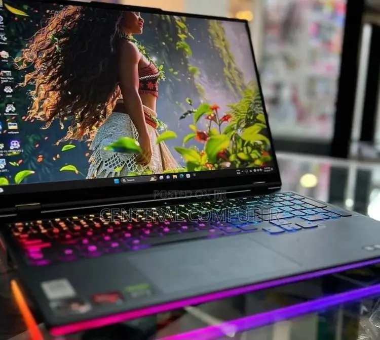 New Laptop Lenovo Legion 7 32GB AMD Ryzen 9 SSD 1T
