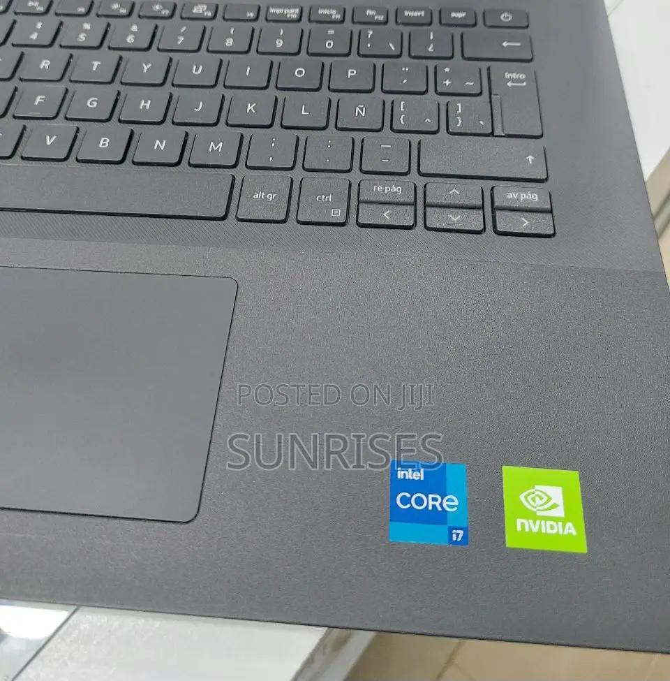 New Laptop Dell Inspiron 15 16GB Intel Core I7 SSD 1T