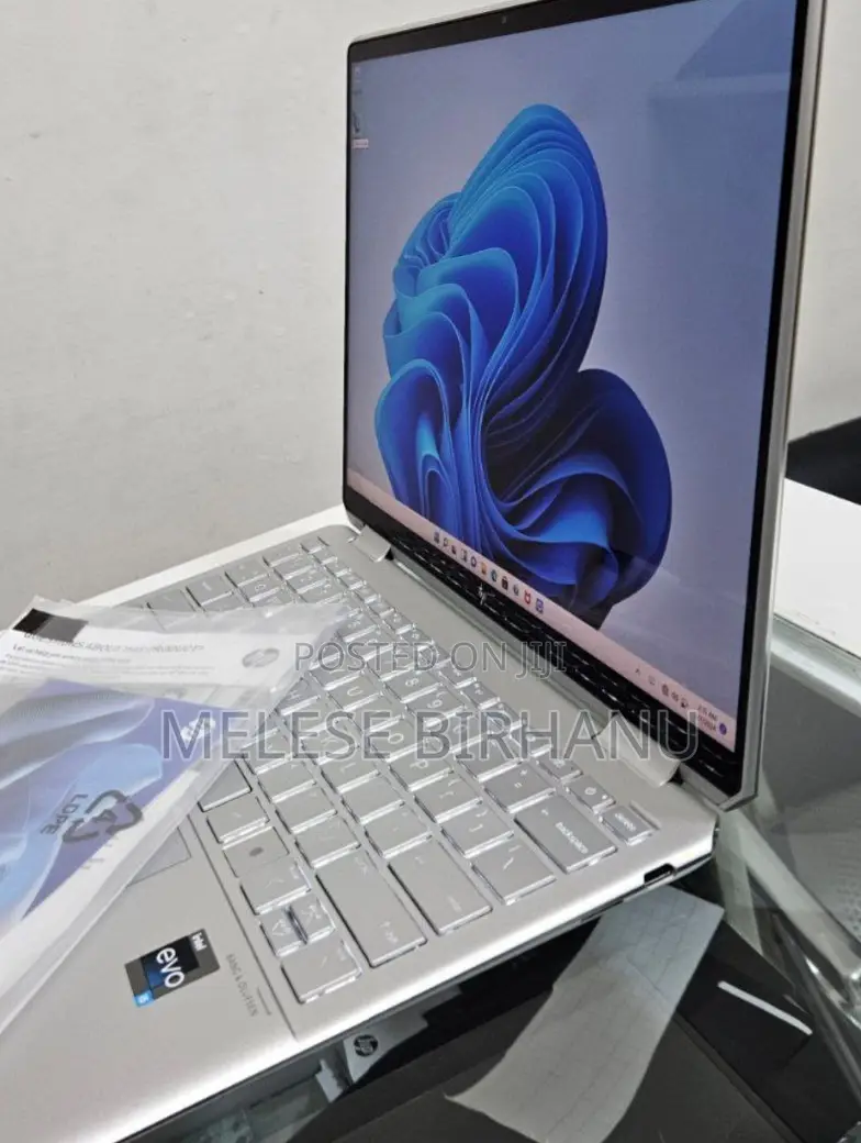 New Laptop HP Spectre X360 8GB Intel Core I5 SSD 512GB