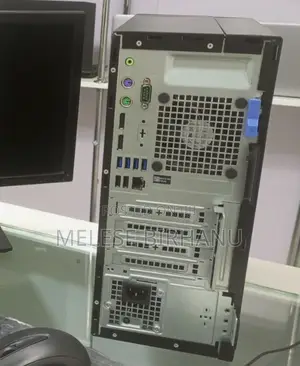 New Desktop Computer Dell OptiPlex 7070 8GB Intel Core I7 HDD 1T