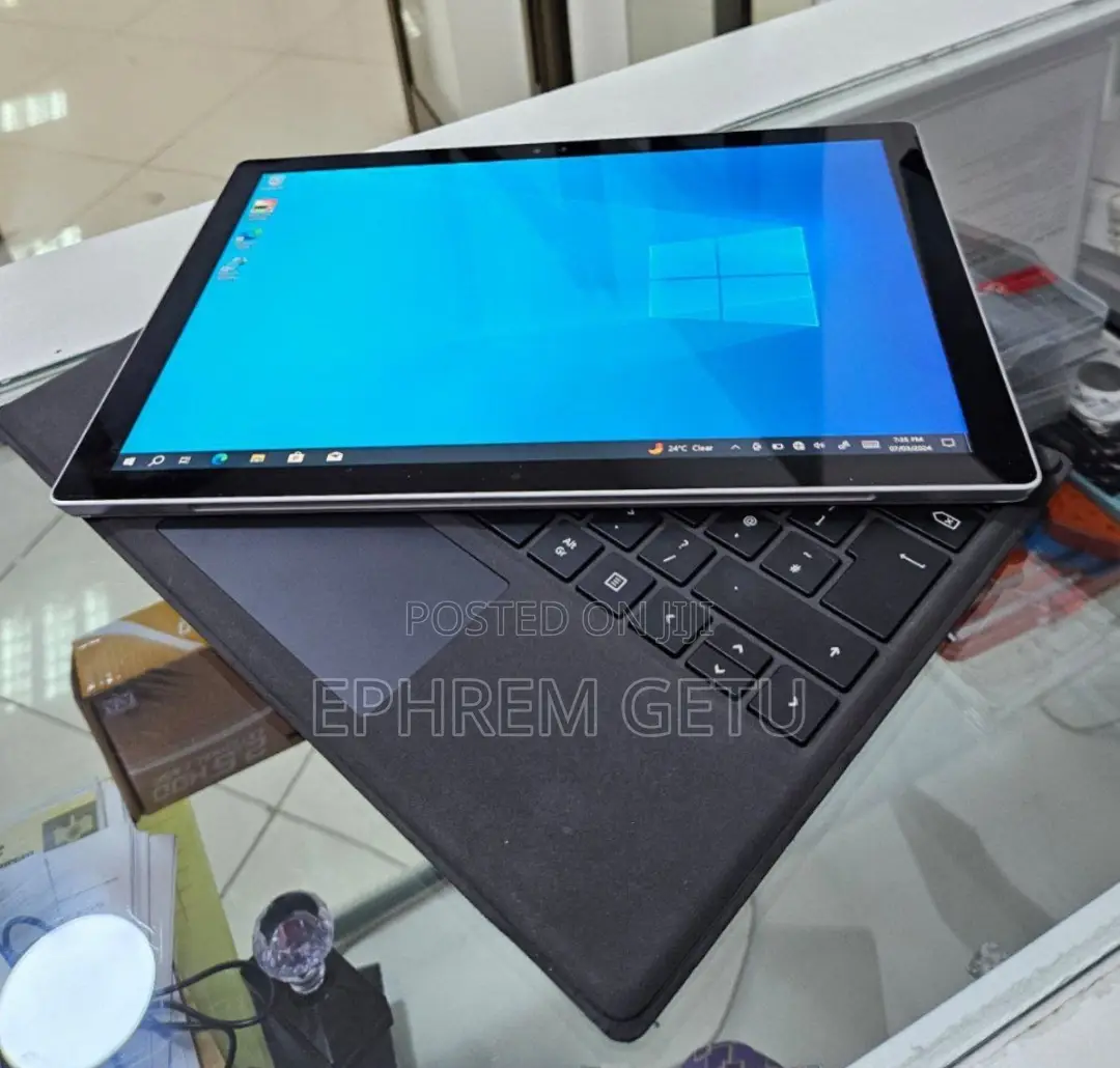 New Laptop Microsoft Surface Pro 4 8GB Intel Core I5 SSD 256GB