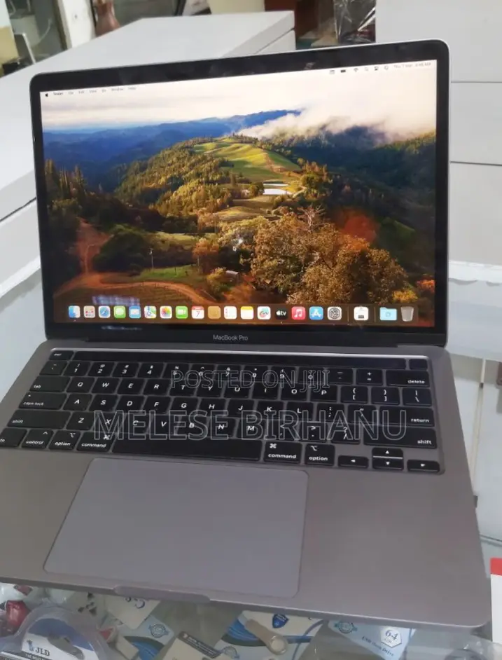 New Laptop Apple MacBook Pro 2020 16GB Intel Core i7 SSD 512GB