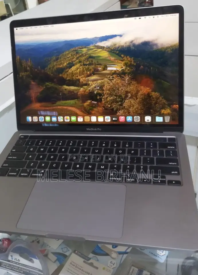 New Laptop Apple MacBook Pro 2020 16GB Intel Core i7 SSD 512GB
