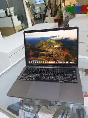 New Laptop Apple MacBook Pro 2020 16GB Intel Core I7 SSD 512GB