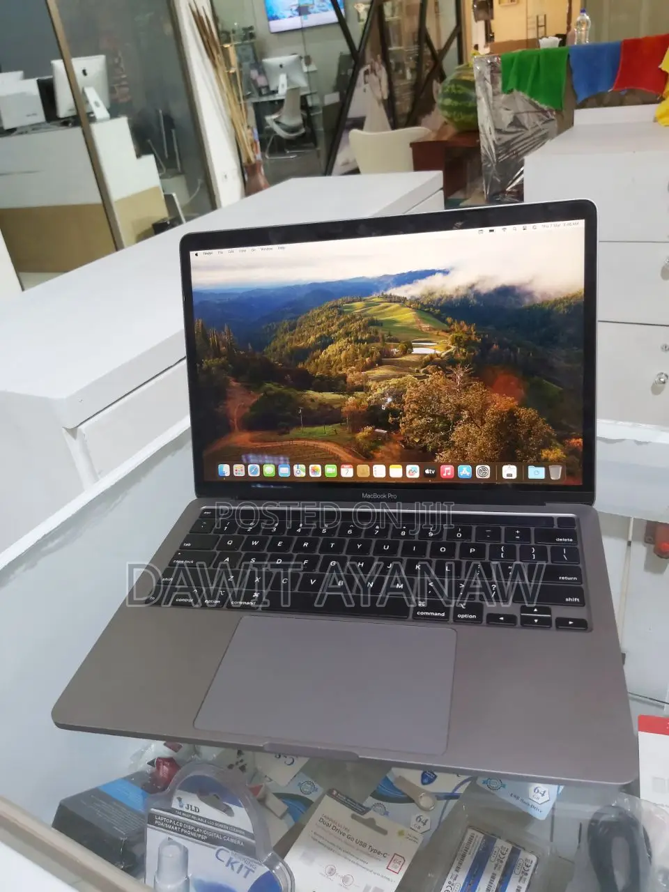 New Laptop Apple MacBook Pro 2020 16GB Intel Core I7 SSD 512GB