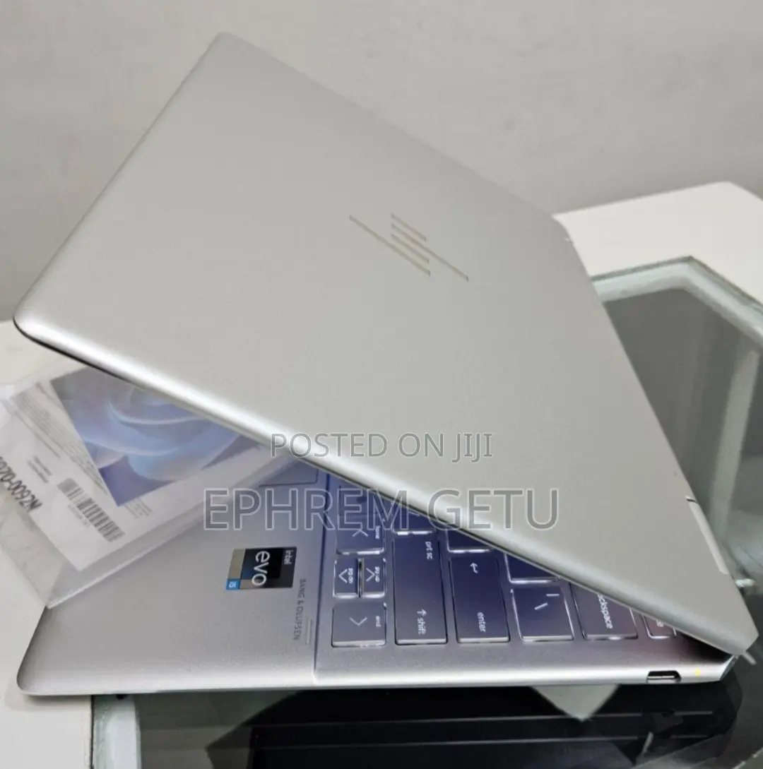 New Laptop HP Spectre 14 8GB Intel Core I5 SSD 512GB