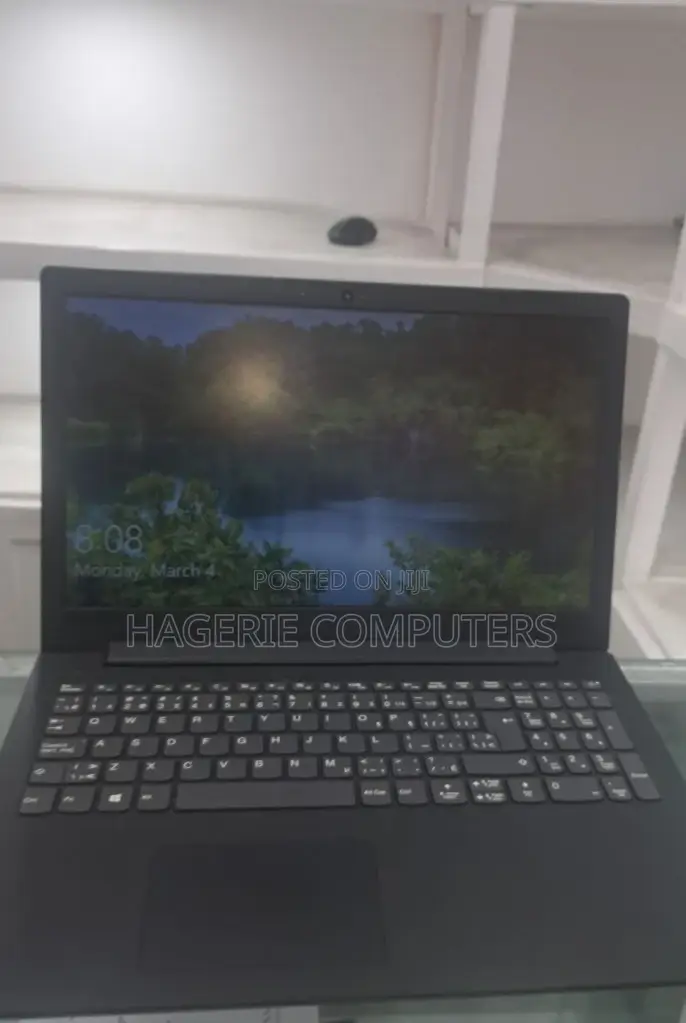 New Laptop Lenovo IdeaPad Z560 4GB Intel Core 2 Quad HDD 500GB