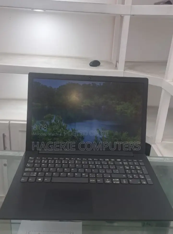 New Laptop Lenovo IdeaPad Z560 4GB Intel Core 2 Quad HDD 500GB