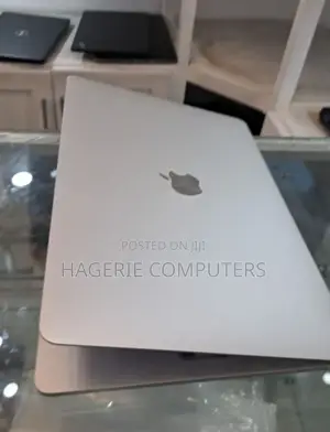 New Laptop Apple MacBook Pro 2019 8GB Intel Core I5 SSD 256GB