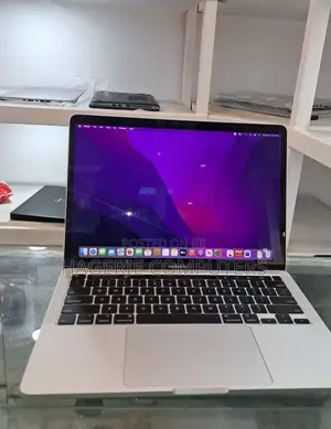 New Laptop Apple MacBook Pro 2019 8GB Intel Core I5 SSD 256GB