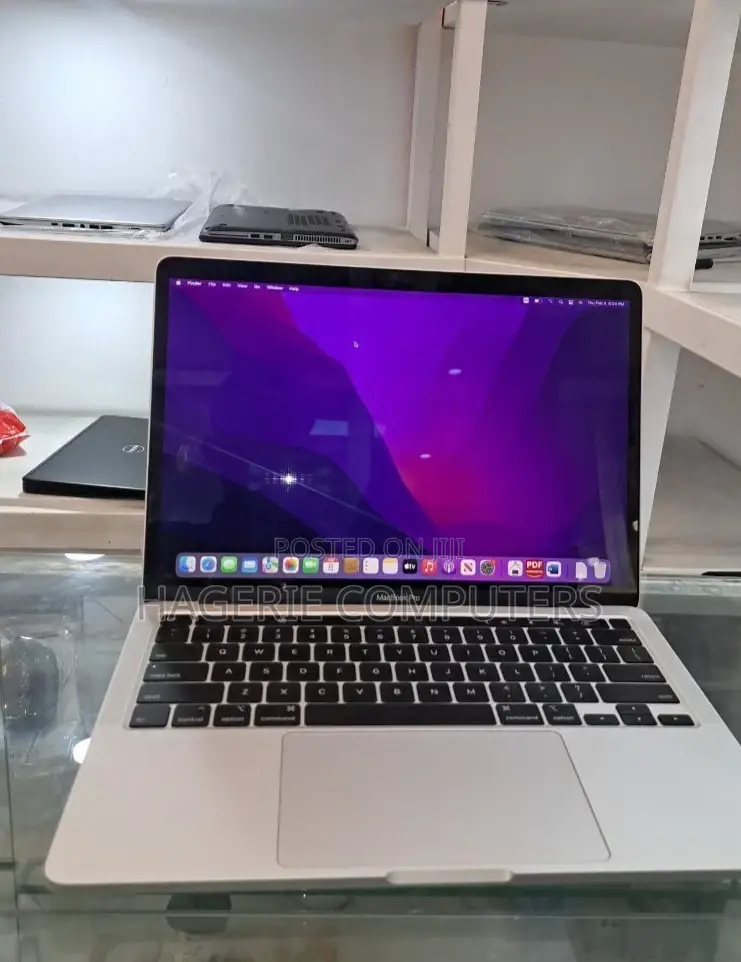 New Laptop Apple MacBook Pro 2019 8GB Intel Core I5 SSD 256GB