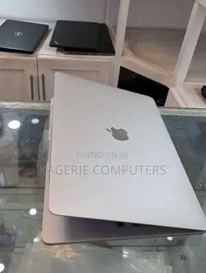 New Laptop Apple MacBook Pro 2019 8GB Intel Core I5 SSD 256GB