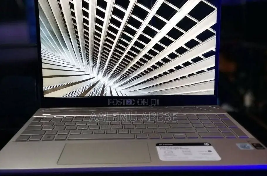 New Laptop HP Pavilion 15 16GB Intel Core I7 SSD 512GB