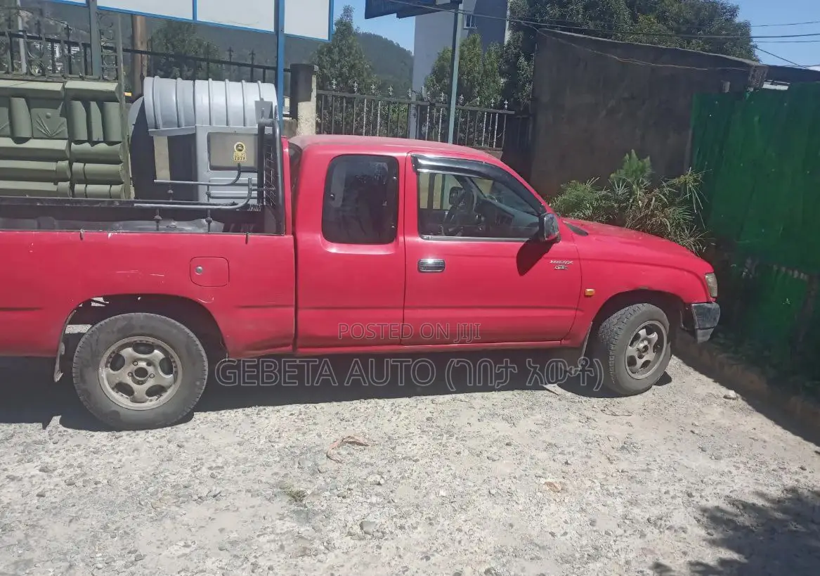 Toyota Hilux 2.5 Cab 2005 Red