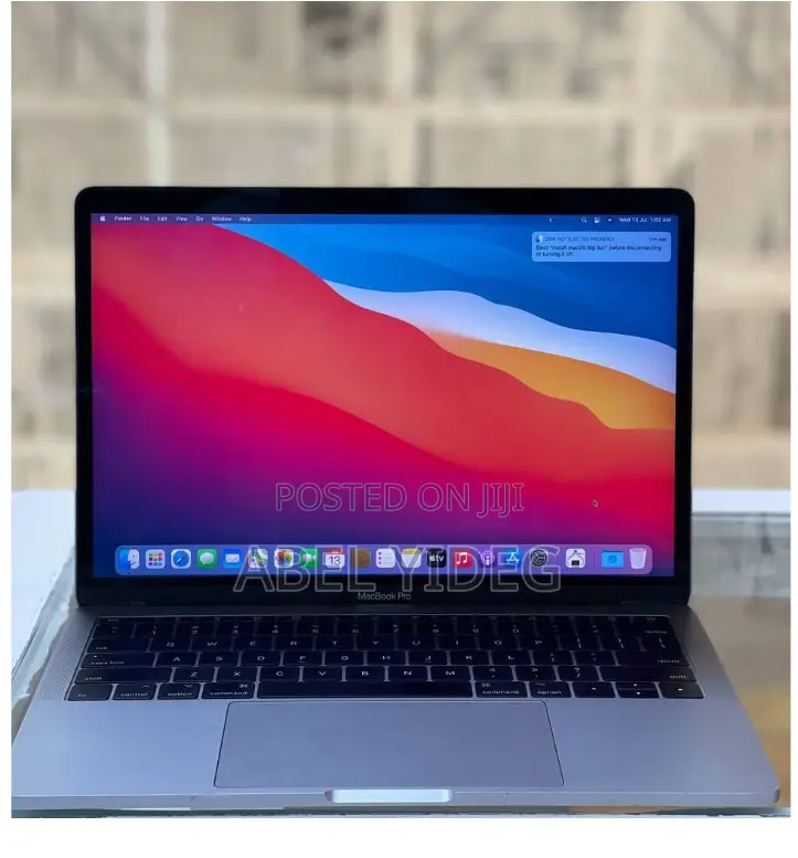New Laptop Apple MacBook Pro 2017 8GB Intel Core I5 SSD 128GB