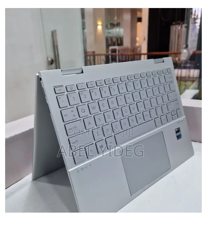 New Laptop HP Envy X360 8GB Intel Core I7 SSD 512GB