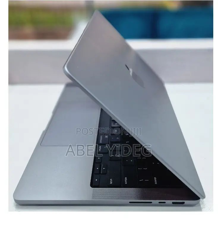 New Laptop Apple MacBook Pro M1 16GB Apple M1 Pro SSD 512GB