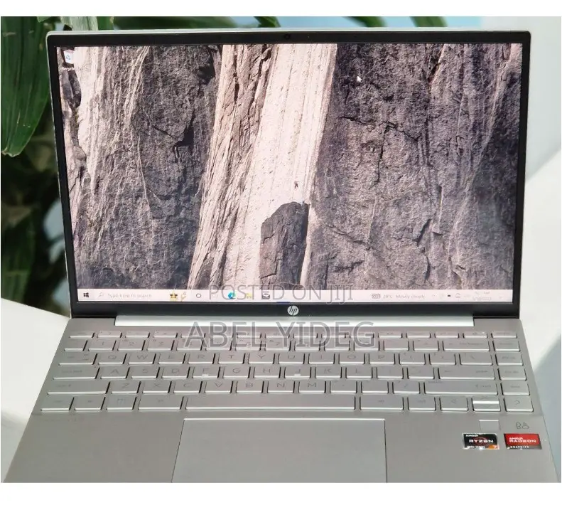 New Laptop HP Pavilion 13 16GB AMD Ryzen 7 SSD 1T